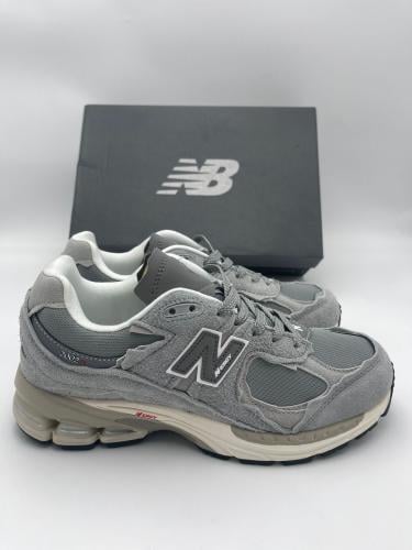 NEW BALANCE 2002