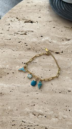 ‏bracelet