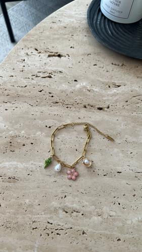 ‏bracelet