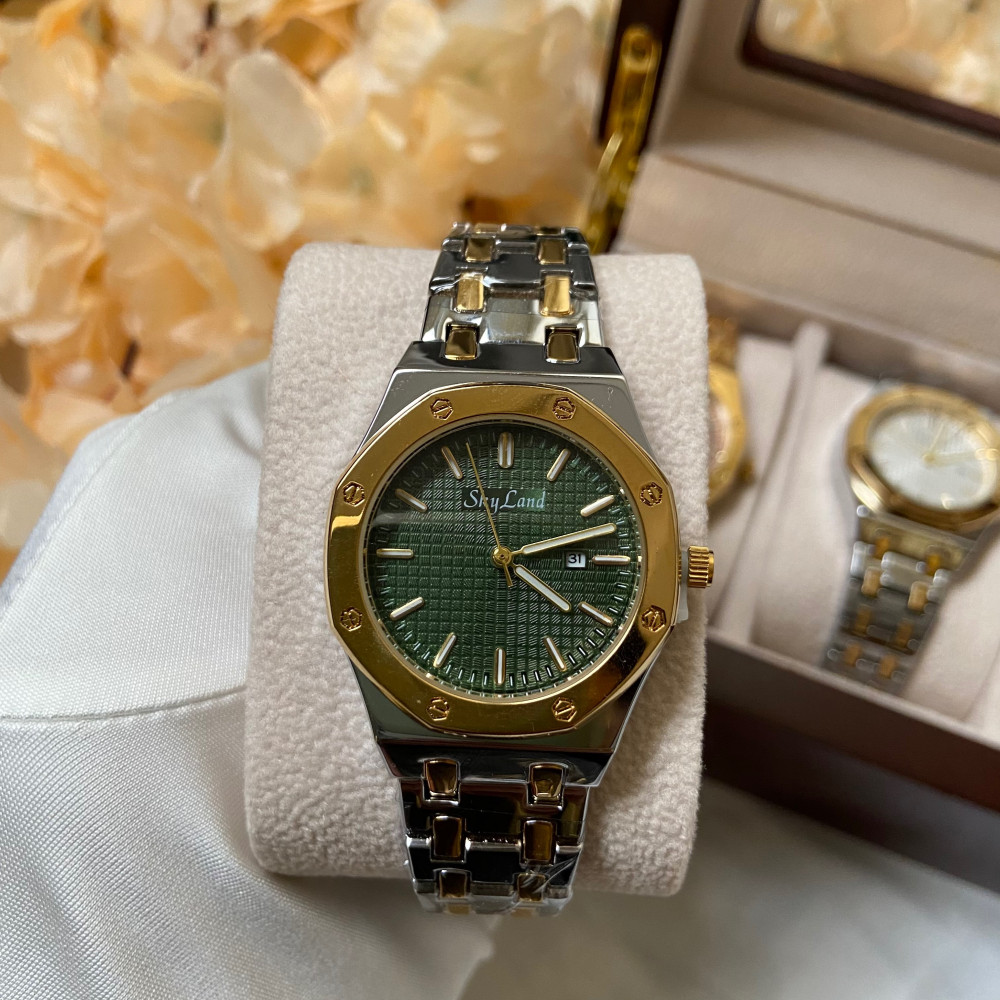 ساعة نسائية اسكاي لاند بتصميم ديور