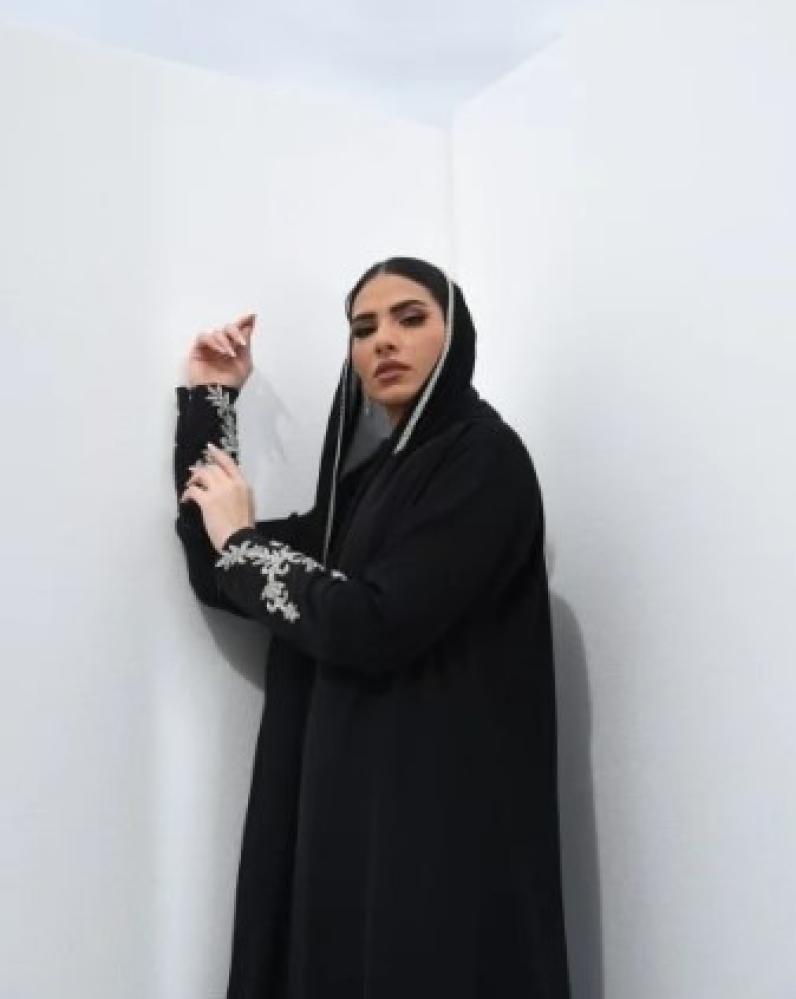 عباية راس حرير