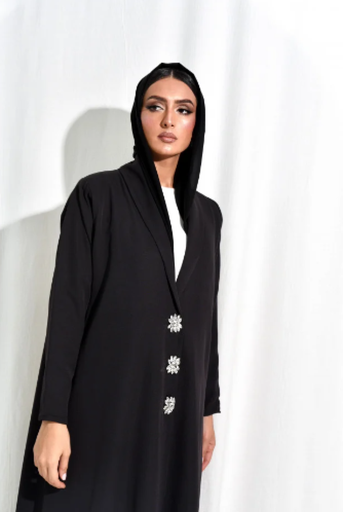 عبايات سوداء مطرزة بالكريستال عبايات سوداء مطرزة بالكريستال