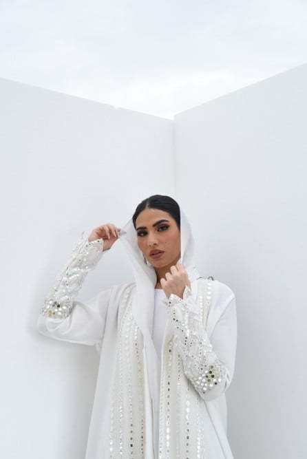 L111 - عباية كريب وقماش مرايات
