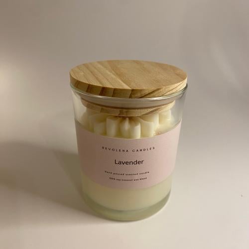 شمعة معطرة بعلبة زجاجية وغطاء