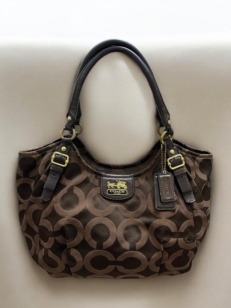 バッグ COACH Op Art Abigail maggiy shoulderbag Coach brown Op Art Nylon Abigail Shoulder Bag | Thrift an thrive