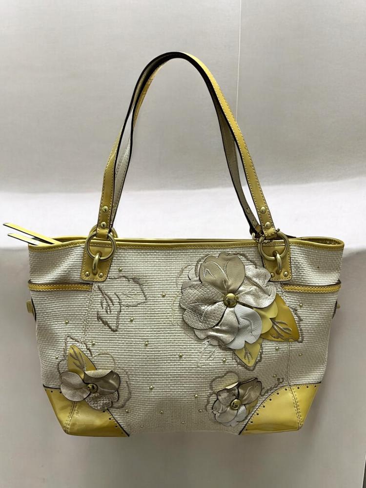 バッグ COACH Hamptons Floral Straw Tote Bag Y2K COACH Hamptons Floral Straw Tote Bag Y2K - メルカリ