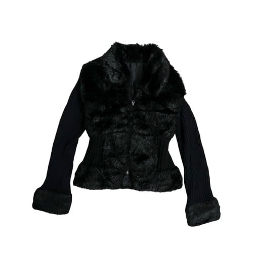 ‏ Black jacket with fur Size : m