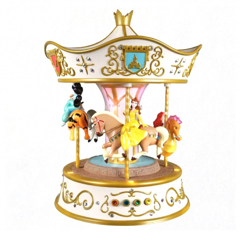 مجسم اميرات ديزني على الاحصنة