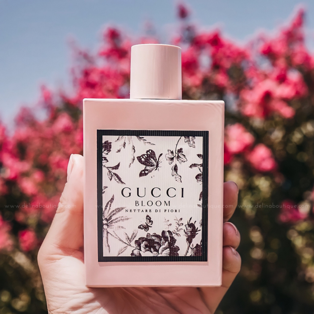 Bloom acqua di fiori. Gucci Bloom (l) EDP 100ml. Gucci Bloom 50ml. Реклама Gucci Bloom EDP 100 ml. Gucci Bloom w 50ml Premium.