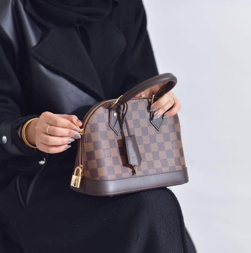 شنطة لويس فيتون لايشمل لاتابي ولا تمارا