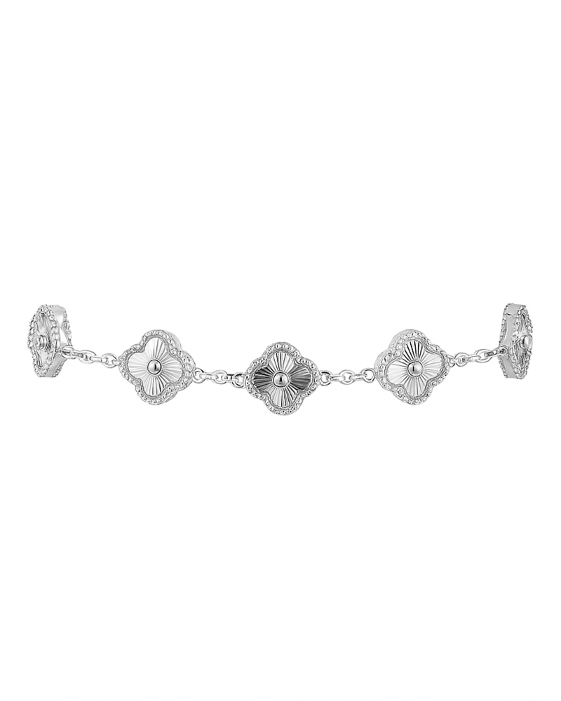 اسوارة بطابع الوردة