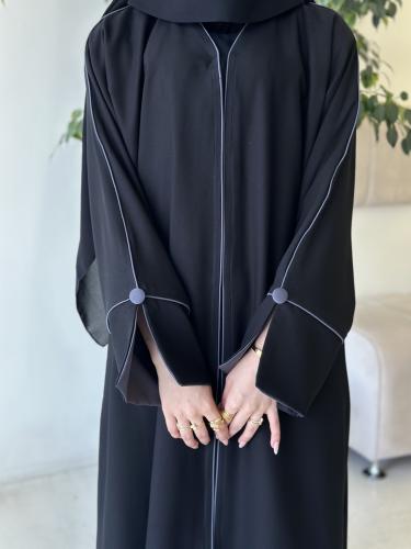 عباية عادي مع فتحه أنيقة بالكم