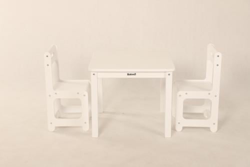 طاولة المربعة مع 2 كراسي بيضاء