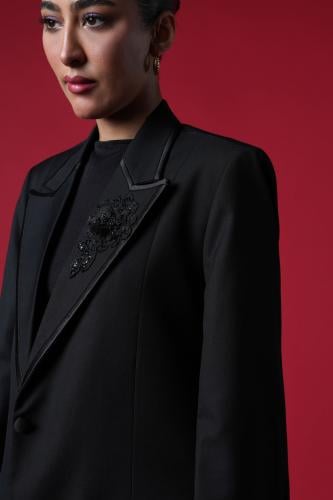 Single-Breated Blazer Abaya With Flower Appliqué