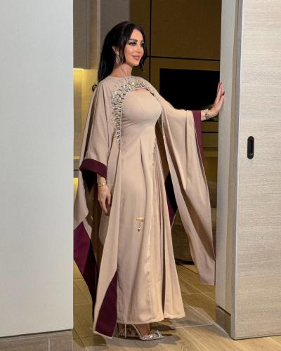تصميم مميز لون بيج مع عنابي