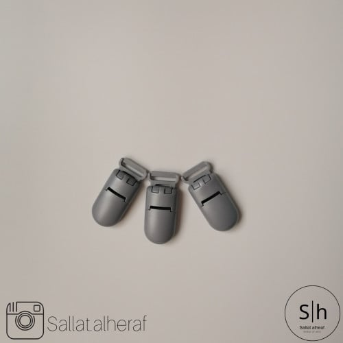 3 مشبك لهاية أطفال من البلاستيك الطول 4 سم