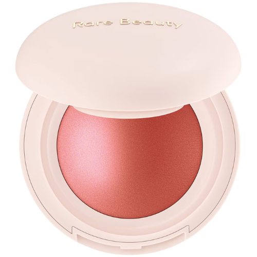 بودرة بلاشر ناعمة LOVE من رير بيوتي