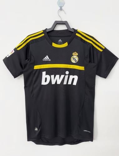 طقم ريال مدريد موسم 2011-2012 حارس المرمى اسود