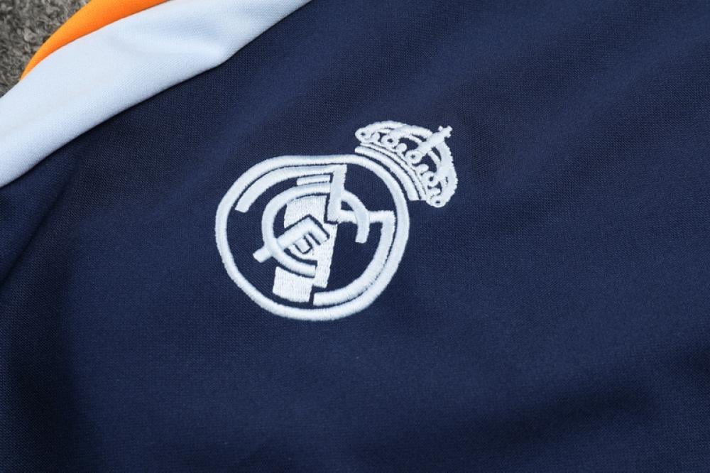 طقم تدريب شتوي ريال مدريد 2024-2025 ابيض (3)