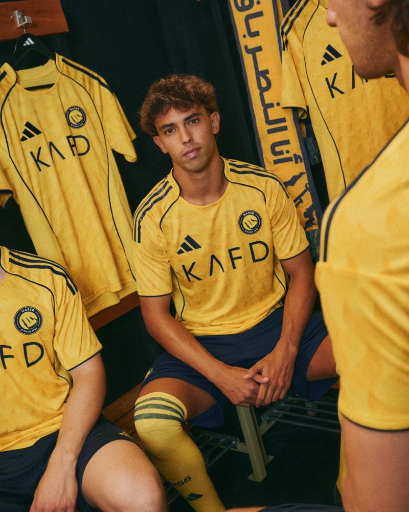 طقم النصر الاساسي 2025-2026