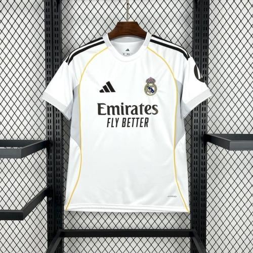 طقم ريال مدريد الاساسي 2025-2026