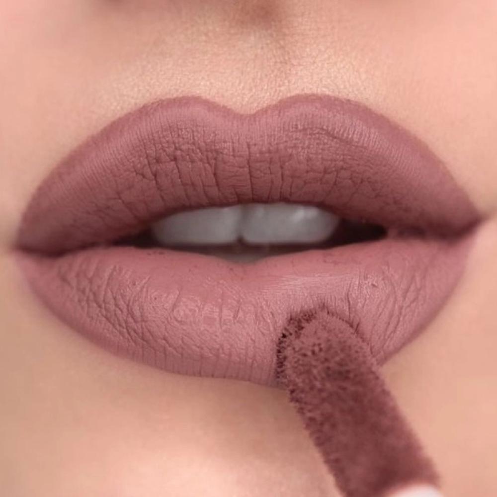 ريفلوشن -احمر شفاه سائل مات بومب دليكات براون