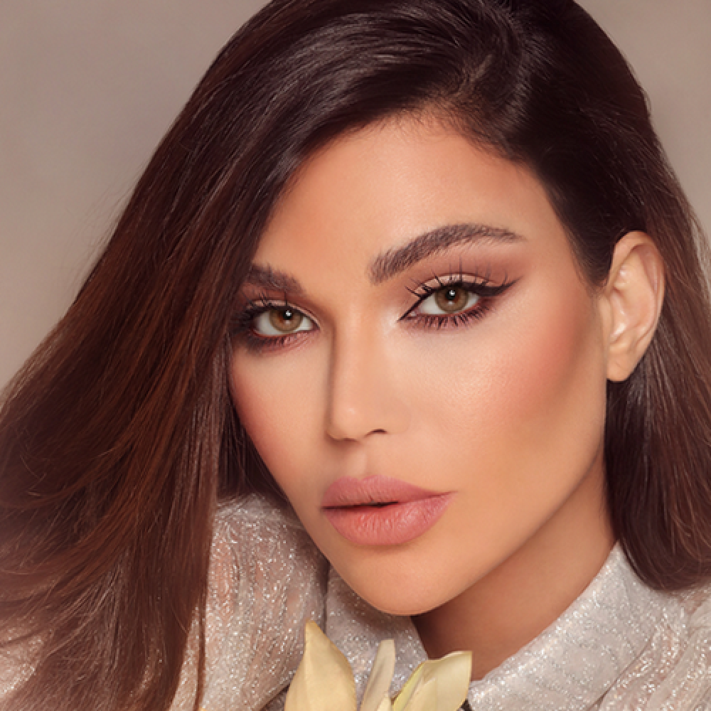 عدسات لافا من ديفا