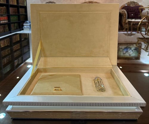 صندوق الفخامة «أصفر لؤلؤي»( بيج)