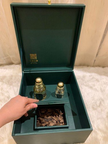 بوكس بكج عطر مع عود