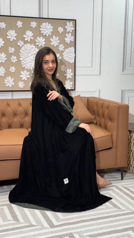 شموخ من صدف