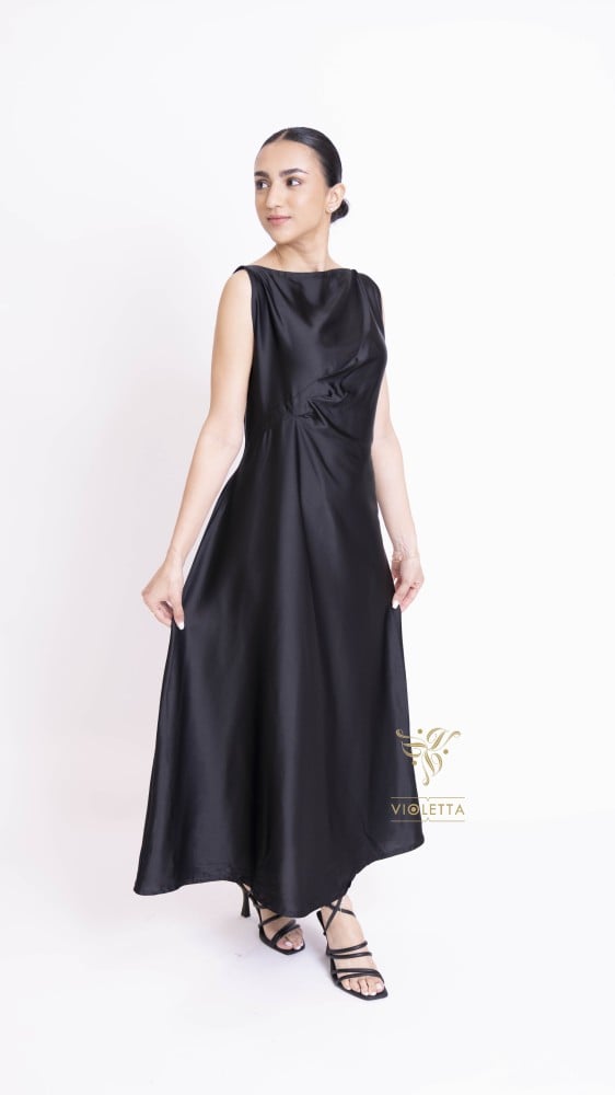 فستان تحت العبايةأسود بقصة ربع كلوش -Z9030