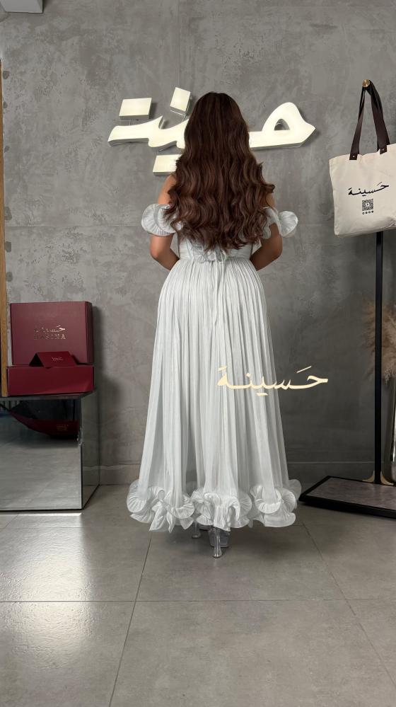 فستان ناعم أبيض بتصميم كورسيه