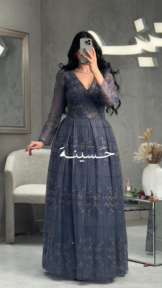 فستان ازرق بتطريز ذهبي يدوي