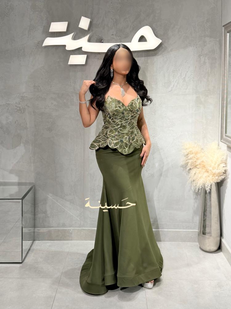 فستان زيتي مطرز بتصميم كورسيه فاخر