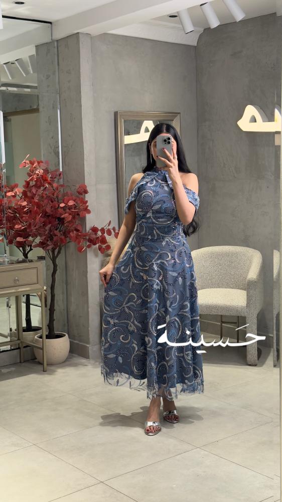 Elegant dark blue set with swirled embroidery