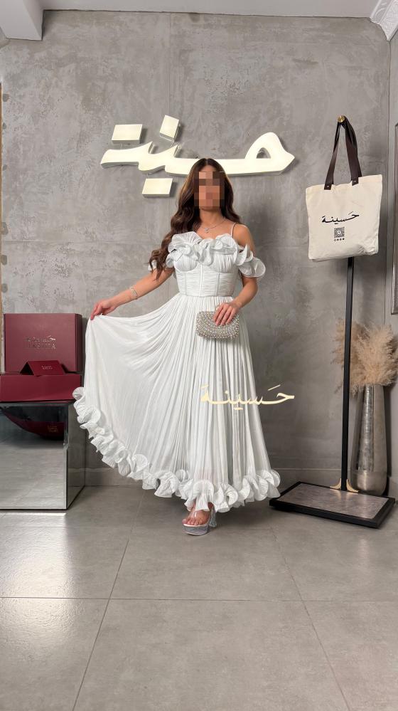 فستان ناعم أبيض بتصميم كورسيه