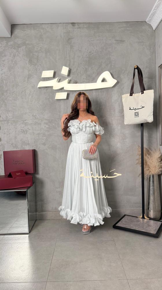 فستان ناعم أبيض بتصميم كورسيه