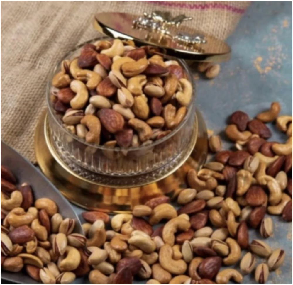 متجر مكسرات لب: وجهتك المثالية لعالم المكسرات والقهوة والفواكه المجففة