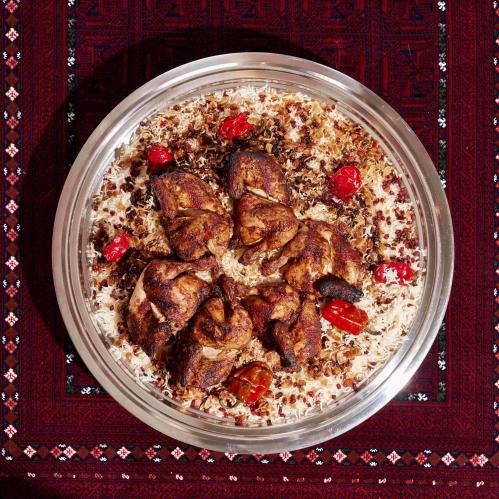 تبسي رز وثلاث دجاجات