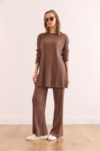 بدلة نسائية من Olalok