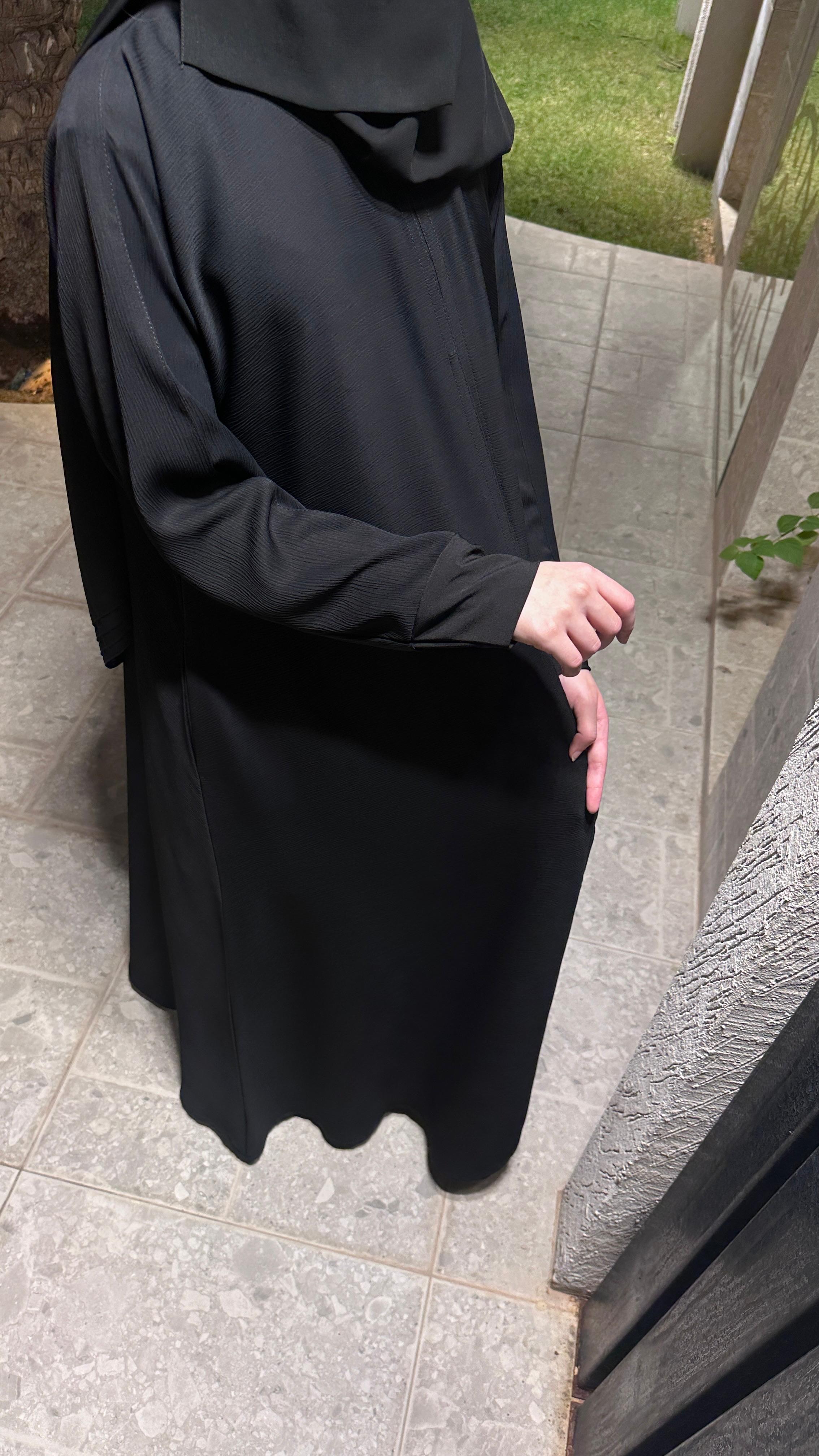 عباية نص كلوش ساده مناسبة للخمار
