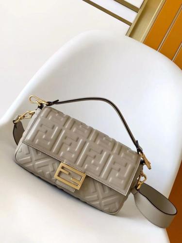 شنطة فندي 27cm