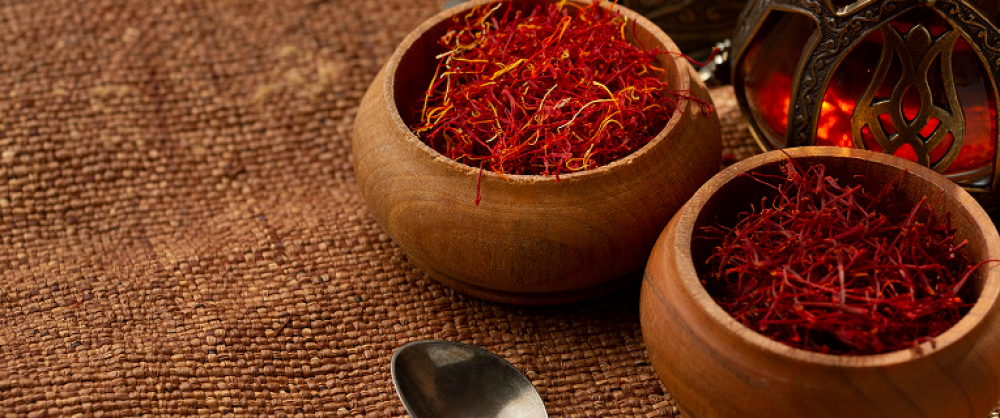دليلك لاختيار أفضل أنواع الزعفران في السوق السعودي