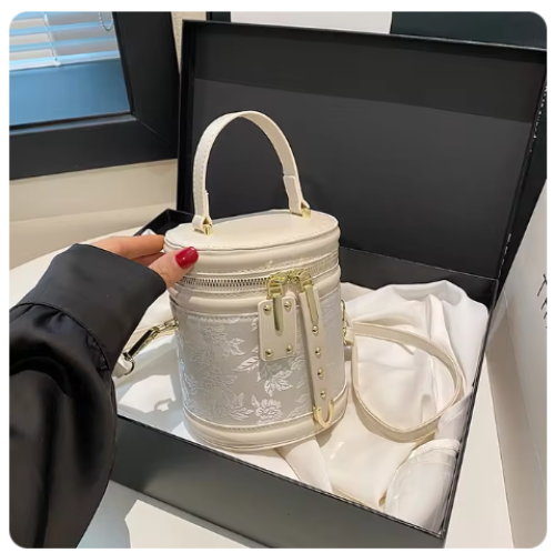 شنطه نسائية صغيره