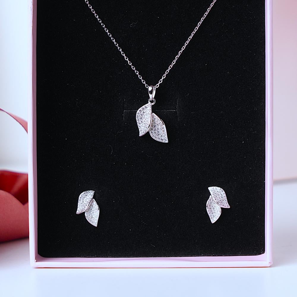 طقم الورقة الفضية