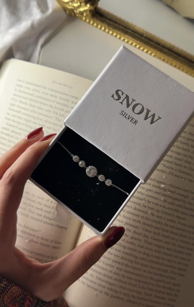 اسوارة موزنايت