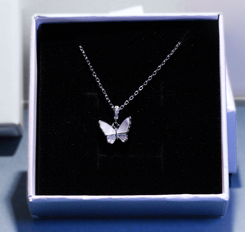 سلسال فراشة بلو