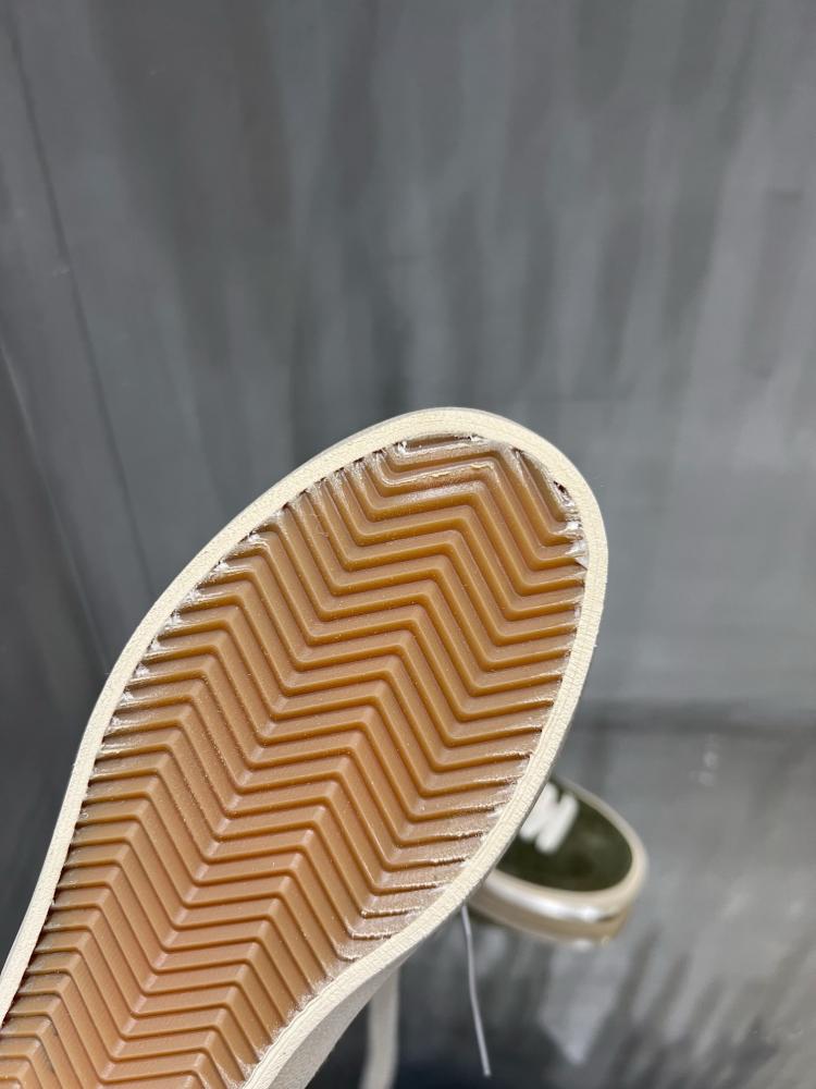 Golden goose