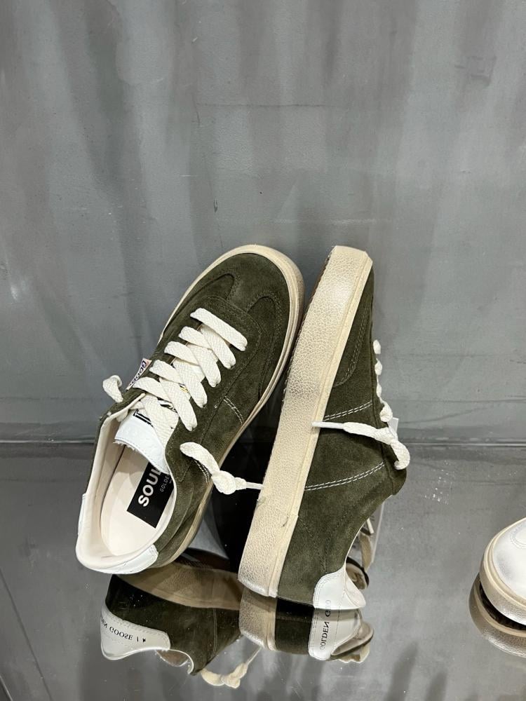 Golden goose