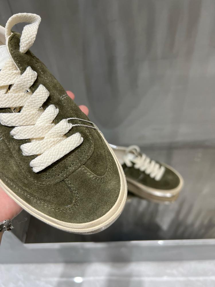 Golden goose